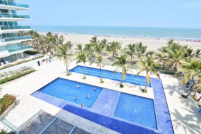 Amplio apt de 3 alcobas edificio primera linea de playa